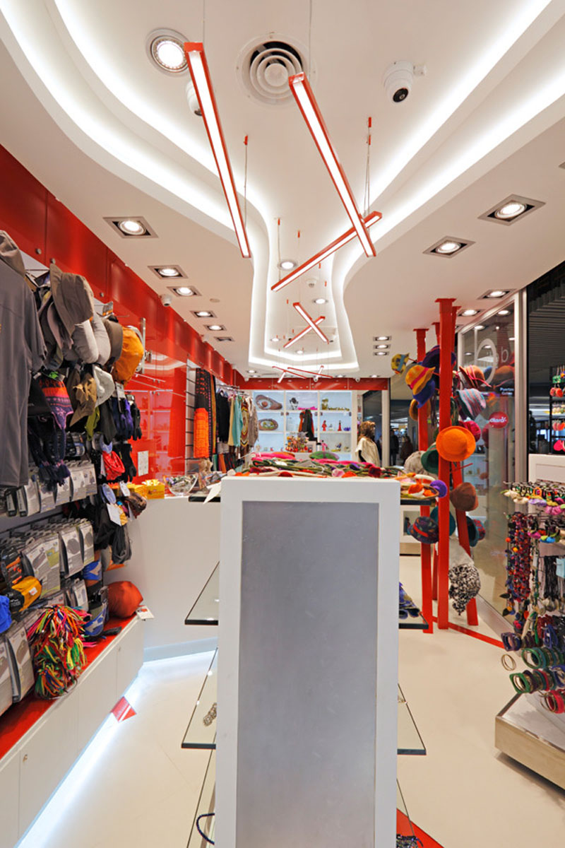 DELIPORT - AEROPUERTO ARTURO MERINO BENITEZ, EMBARQUE INTERNACIONAL, PUDAHUEL - AÑO 2013 / 25M2